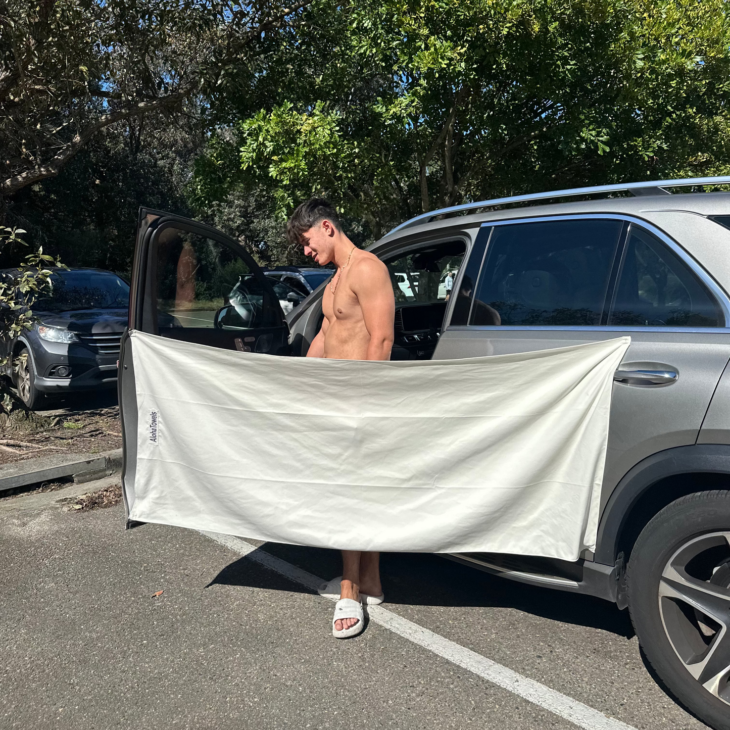 HoldTowel